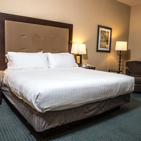 Holiday Inn Express & Suites Detroit - Novi By Ihg Экстерьер фото